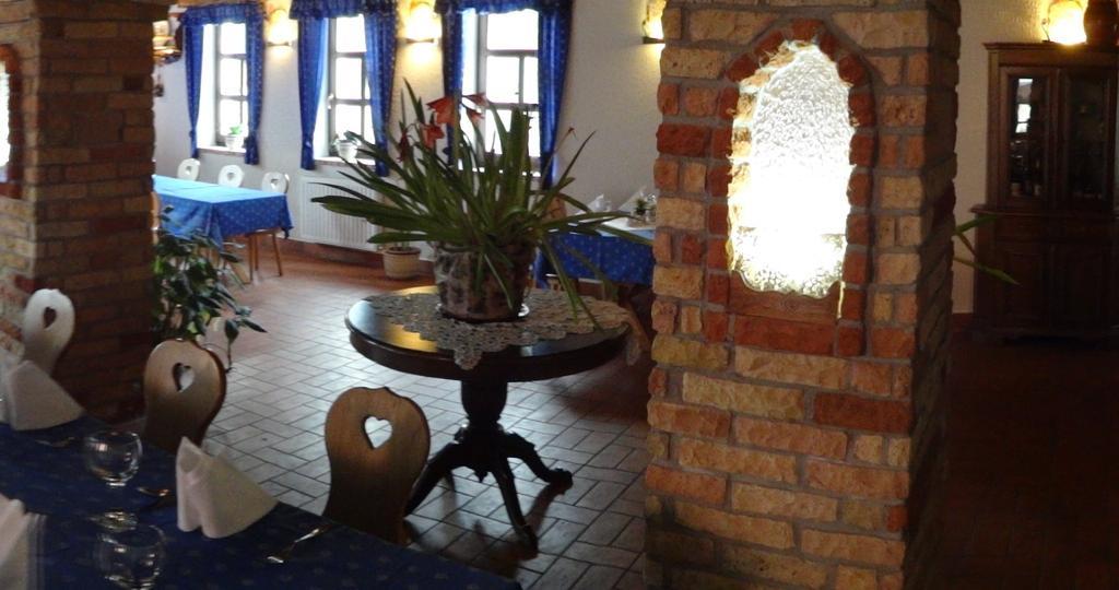 Hotel Szel Fiai Fogado Nyúl Exteriér fotografie